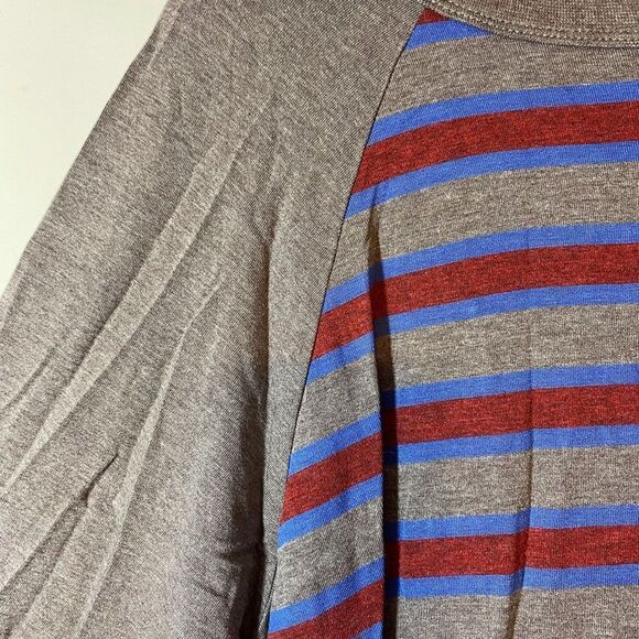 LuLaRoe “Randy “ Tee with 3/4 Raglan sleeves - Picture 5 of 5